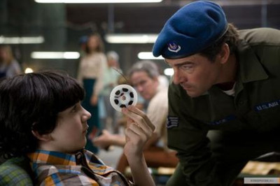 Super 8 Uzbek tilida 2011 kino skachat - kadr 3