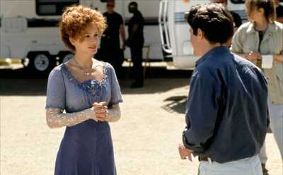 Notting Xill / Notting Hill Uzbek tilida 1999 skachat FHD - kadr 2